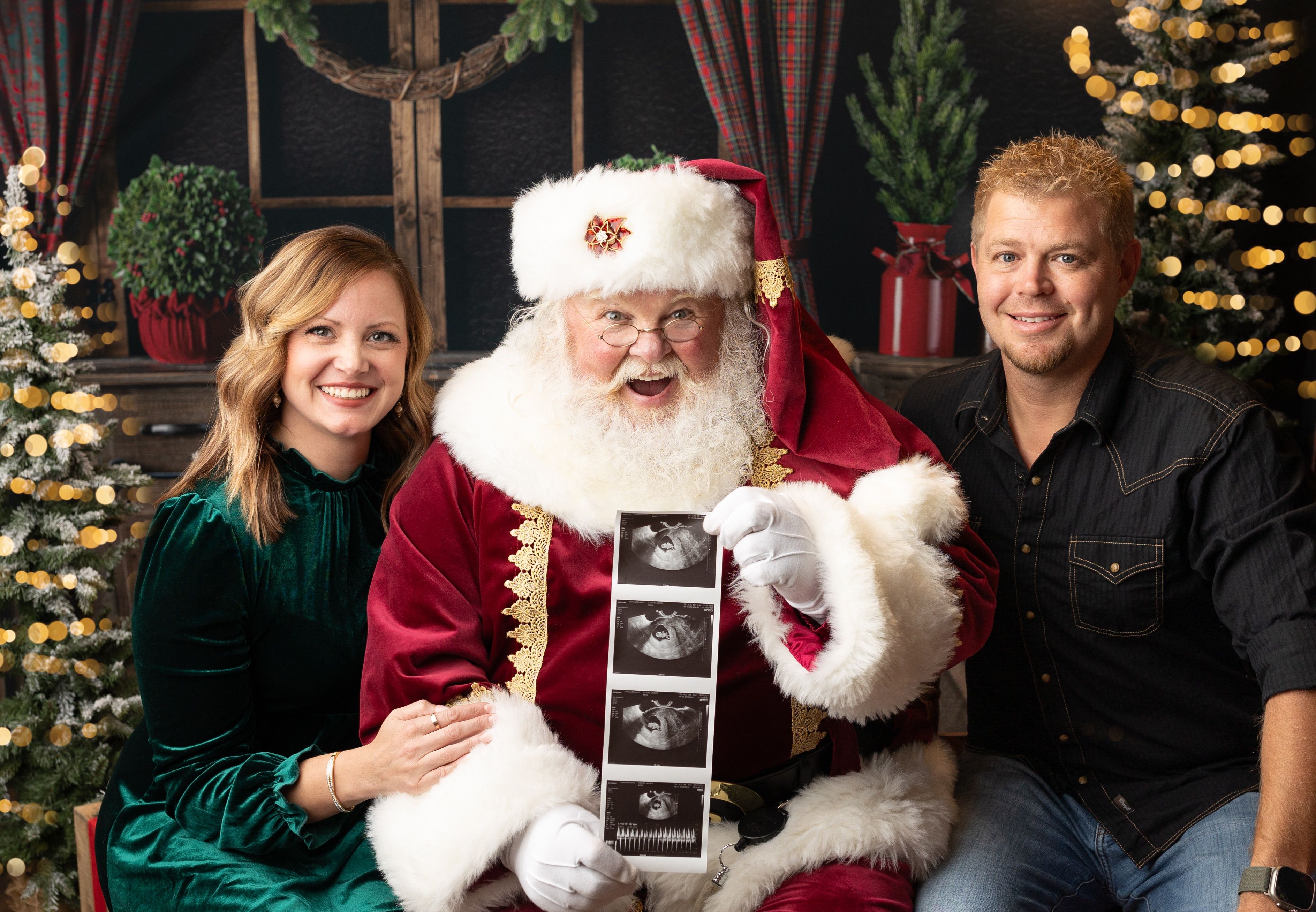 Santa mini-session portrait from our Holiday Haus gallery, photograph 2.